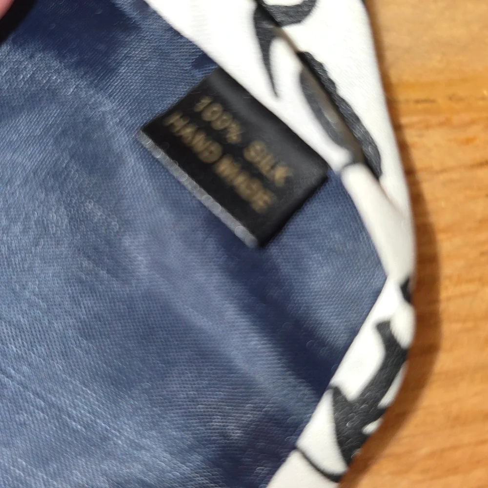 Kailong Mens White Black Silk Calligraphy Script Print Hand Made Necktie Tie